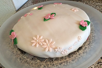 Sahnige Himbeertorte 20