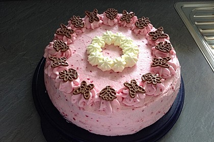 Sahnige Himbeertorte 2