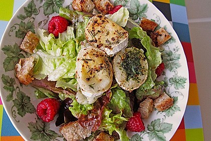 Salat mit warmem Ziegenk&auml;se und Himbeeren 2