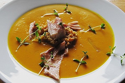 K&uuml;rbiscremesuppe mit roten Linsen 2