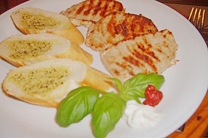 Warmes Knoblauch - Kr&auml;uter - Baguette