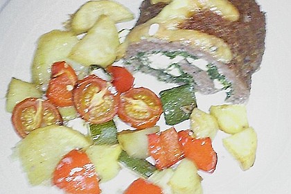 Illes leichte Hackrolle mit Blattspinat und Fetak&auml;se gef&uuml;llt 5