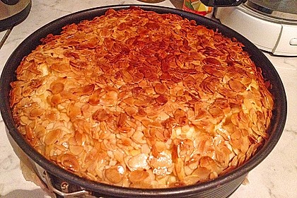 Bienenstich Apple Pie 47