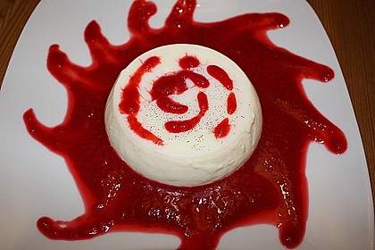 Weiße Espresso - Panna Cotta mit Himbeeren 2