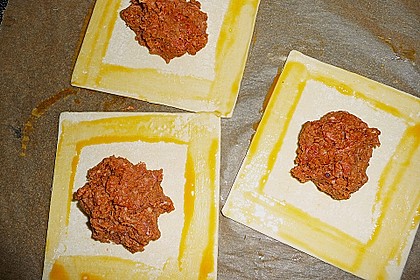 Gef&uuml;llte Bl&auml;tterteigtaschen mit Hackfleisch 4