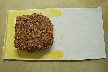 Gef&uuml;llte Bl&auml;tterteigtaschen mit Hackfleisch
