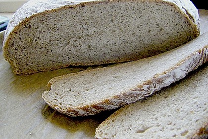 W&uuml;rziges Roggenmischbrot 11