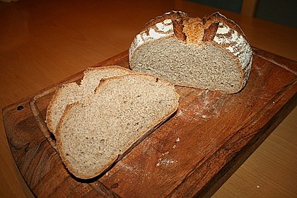 W&uuml;rziges Roggenmischbrot 13