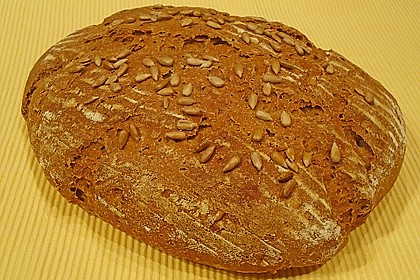 W&uuml;rziges Roggenmischbrot 14