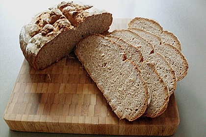 W&uuml;rziges Roggenmischbrot 16