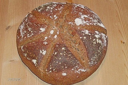 W&uuml;rziges Roggenmischbrot 19