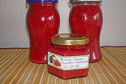 Himbeerkonfit&uuml;re mit Mandeln und Amaretto
