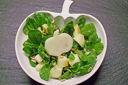 Feldsalat mit &Auml;pfeln