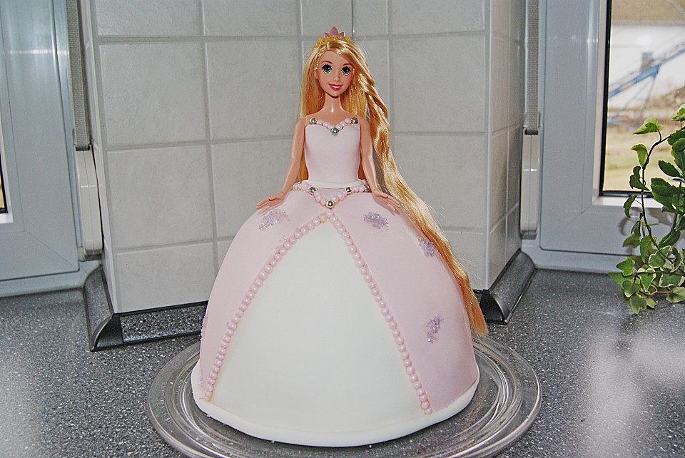 Barbie torte backen Rezepte | Chefkoch.de