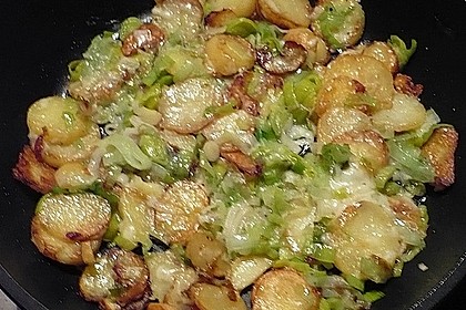 Bratkartoffeln mit Porree und Käse 9