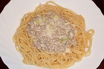 Spaghetti mit Käse - Hackfleisch - Sauce 4