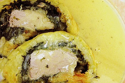 Illes mit Lende gef&uuml;llte Kartoffelteigrolle 1