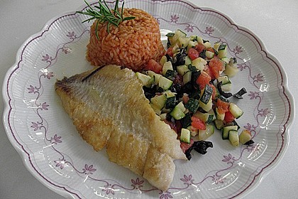 Rotbarschfilet auf Zucchini - Tomaten - Oliven - Kompott mit Chilireis 6