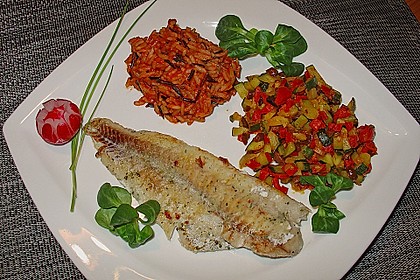 Rotbarschfilet auf Zucchini - Tomaten - Oliven - Kompott mit Chilireis 7