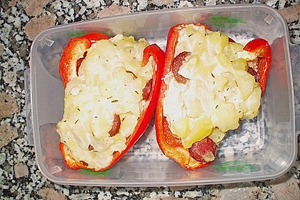 &Uuml;berbackene Paprika mit Cabanossi - F&uuml;llung 2