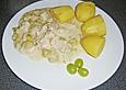H&auml;hnchenbrustfilet in Weintrauben - Gurken - Sahne Sauce