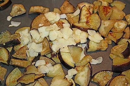 Nudeln mit Auberginen und Oliven 2