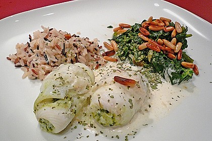 Fisch - B&auml;rlauch - R&ouml;llchen mit Sahne - Wei&szlig;wein Sauce