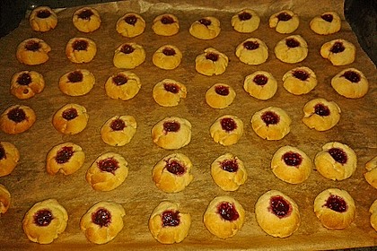 Marzipanbällchen mit Himbeergelee - Füllung 13