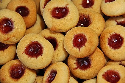 Marzipanbällchen mit Himbeergelee - Füllung 1