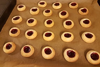 Marzipanbällchen mit Himbeergelee - Füllung 4