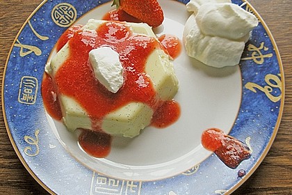 Panna cotta mit Erdbeersauce 40