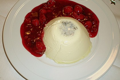 Panna cotta mit Erdbeersauce 47