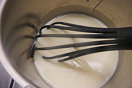 Panna cotta mit Erdbeersauce 92