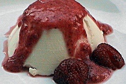 Panna cotta mit Erdbeersauce 84
