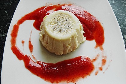 Panna cotta mit Erdbeersauce 56