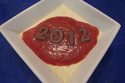 Panna cotta mit Erdbeersauce 82