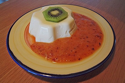 Panna cotta mit Erdbeersauce 76