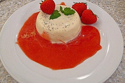 Panna cotta mit Erdbeersauce 19