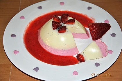 Panna cotta mit Erdbeersauce 7