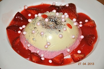 Panna cotta mit Erdbeersauce 41
