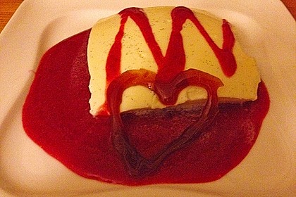 Panna cotta mit Erdbeersauce 86