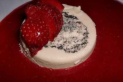 Panna cotta mit Erdbeersauce 45