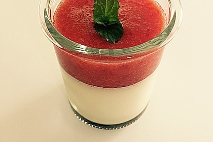 Panna cotta mit Erdbeersauce 14