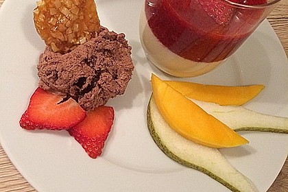 Panna cotta mit Erdbeersauce 52