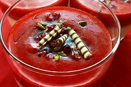 Panna cotta mit Erdbeersauce 28