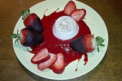 Panna cotta mit Erdbeersauce 4