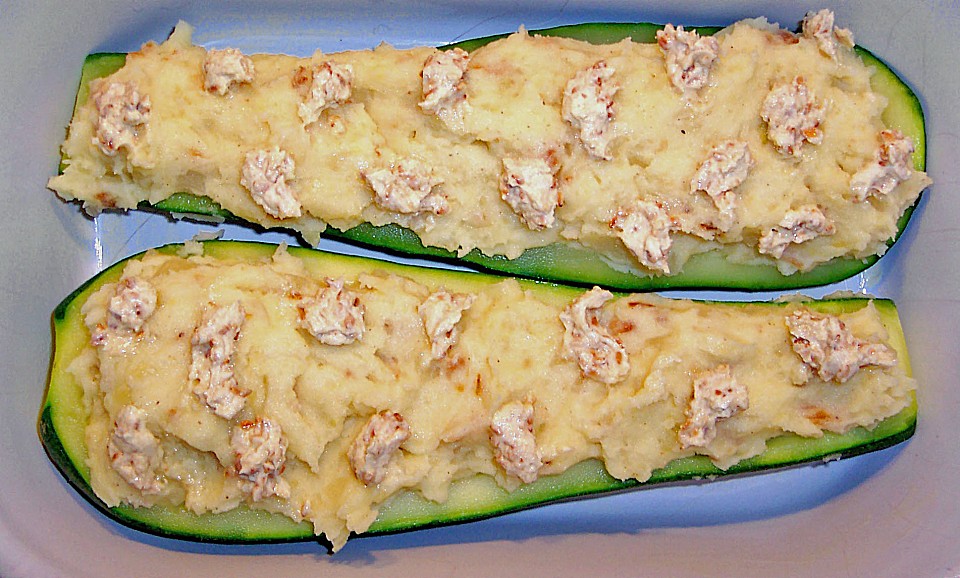 Gefüllte Zucchini mit Kartoffel-Zwiebel-Püree von Seide | Chefkoch.de
