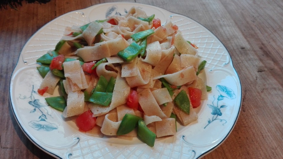 Bandnudeln mit Erbsen und Tomaten von metal | Chefkoch.de