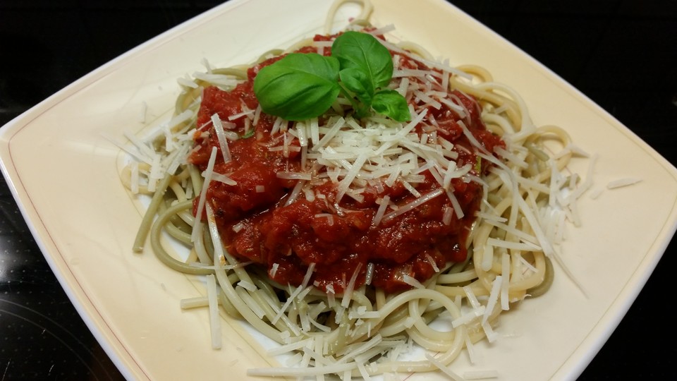 Spaghetti mit Tomatensauce und Parmesan von Ela* | Chefkoch.de