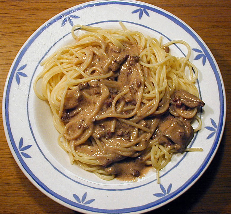 Spaghetti mit Steinpilz-Speck-Soße von miguan | Chefkoch.de